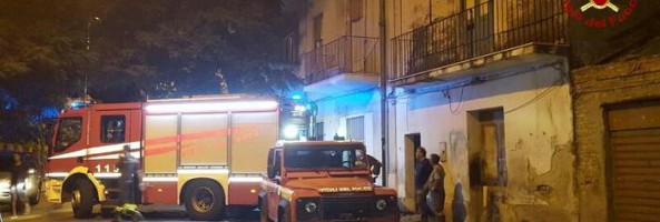 Incendio in area poligono di tiro Reggio