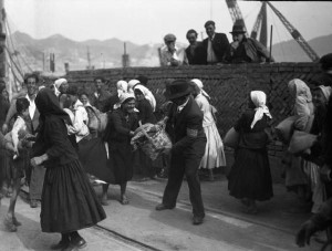 imbarco del traghetto ferroviario tra Reggio Calabria e Messina - bagnarote 1947_1
